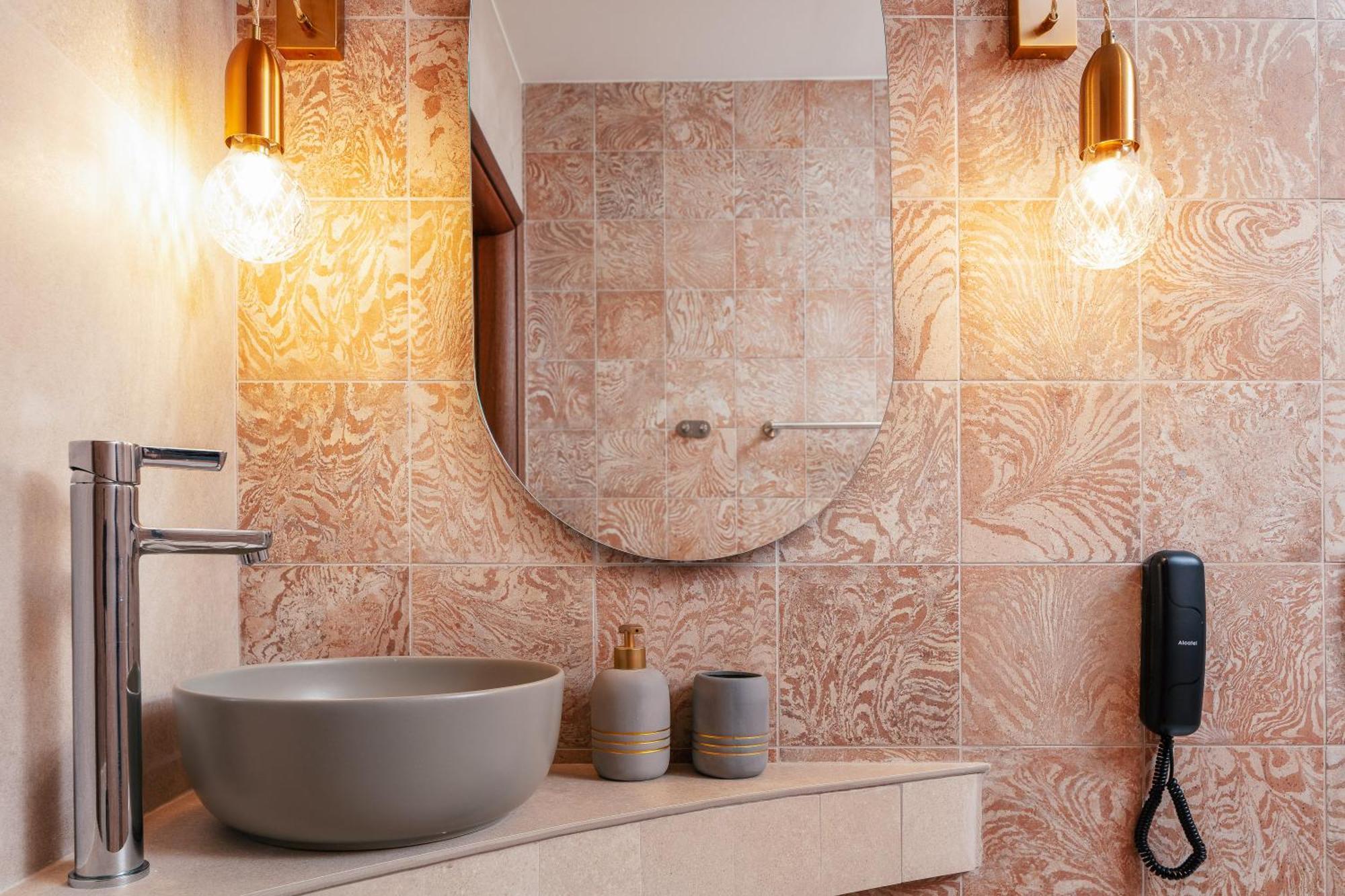 La Montre Luxury Boutique Suites Resmo Dış mekan fotoğraf